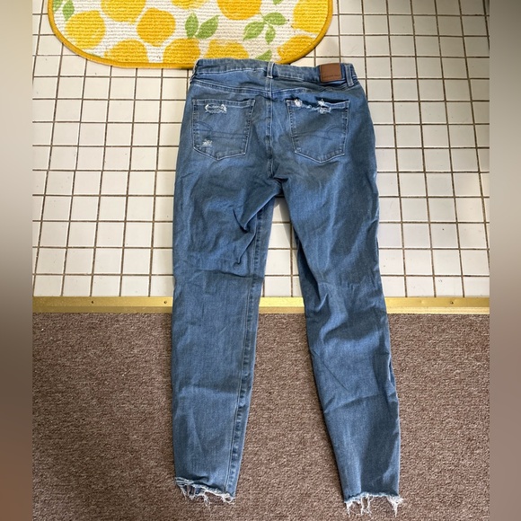 American eagle Women's size 10 dream Blue Distressed Jeans - Picture 13 of 13